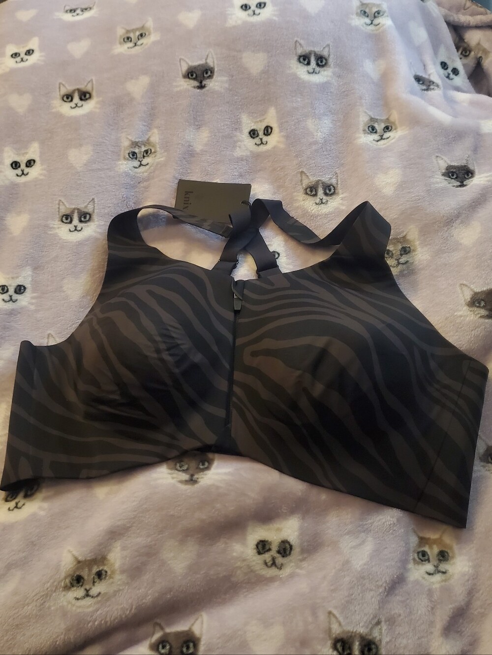 8+ Knix Catalyst Sports Bra Front Zip & Back Clasps